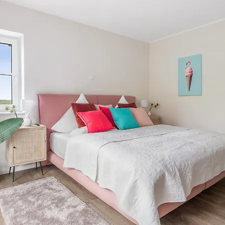 Flamingo Bay Apartment