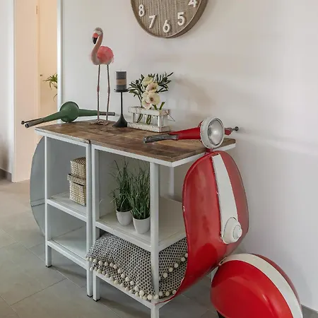 Flamingo Bay Apartment *