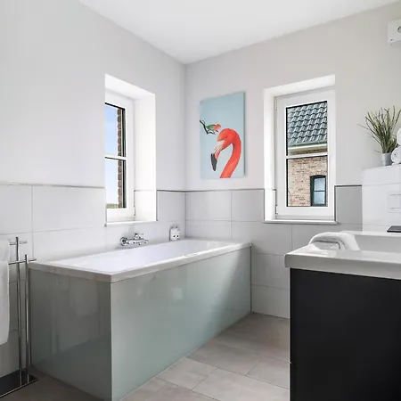 Flamingo Bay Apartment
